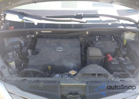 2013 Toyota Sienna Xle V6 8 Passenger z USA, uszkodzony, nr VIN 5TDYK3DC6DS364168